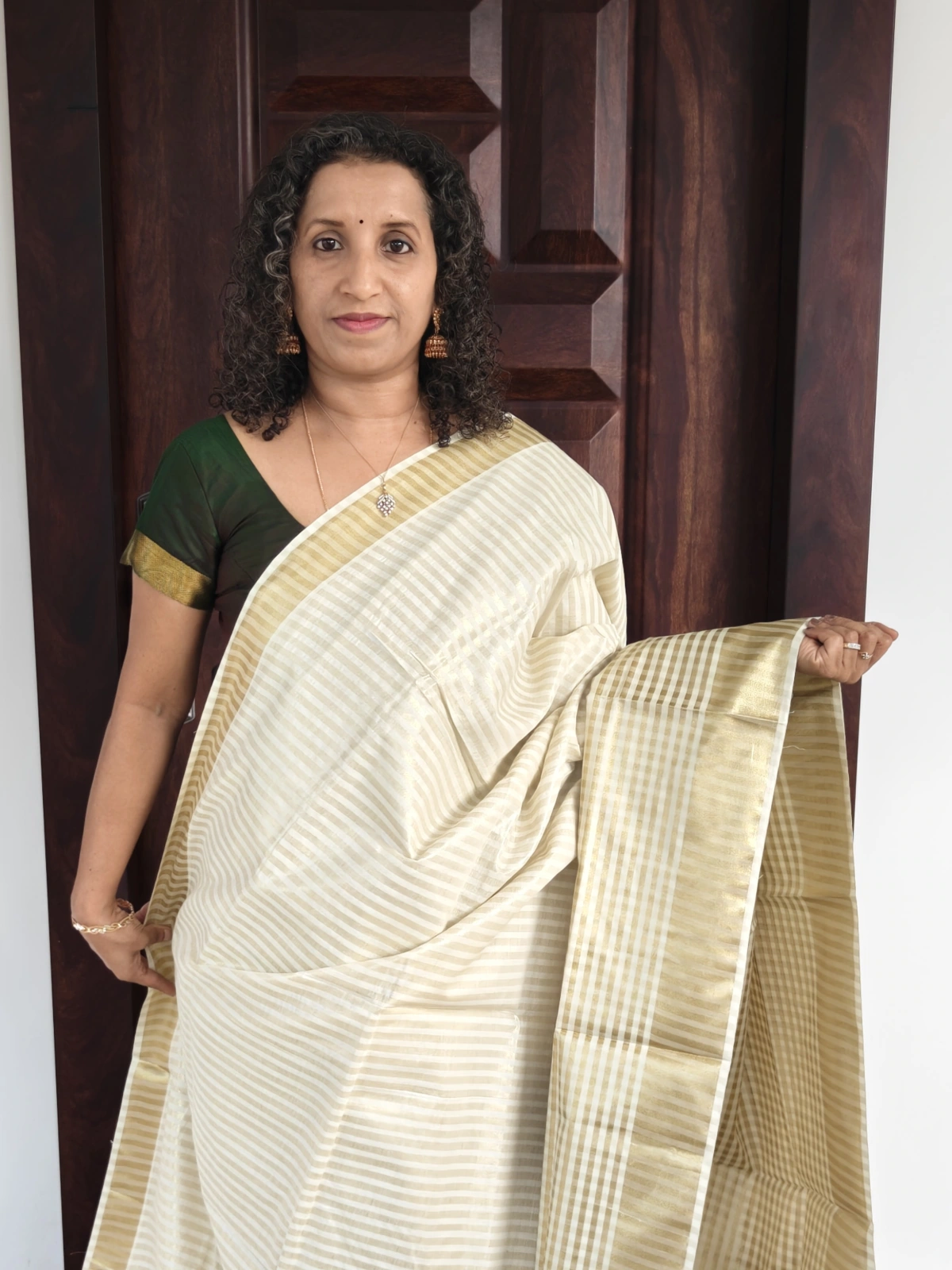 Gold Stripes Kerala Saree Pcs041 1A