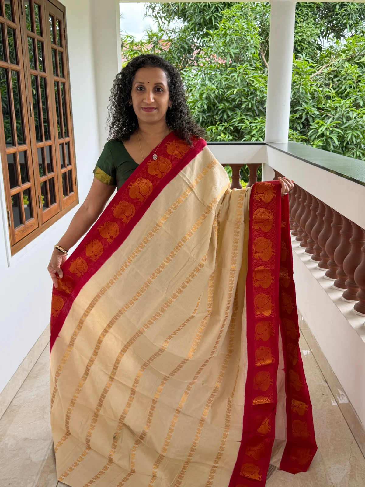 Dark Cream & Red Madurai Sungudi Cotton Saree with Mayil Velthari Design 