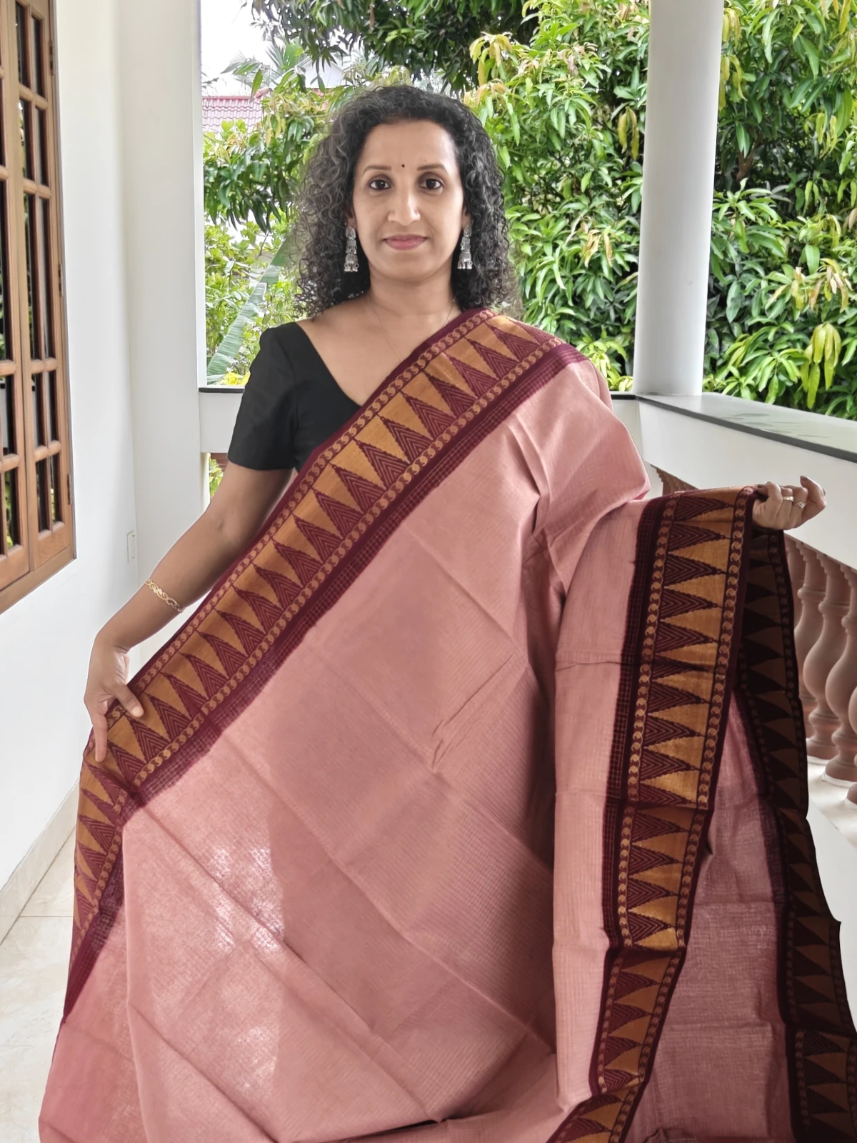 Sungudi Cotton Saree Onion Pink and Maroon Temple Border