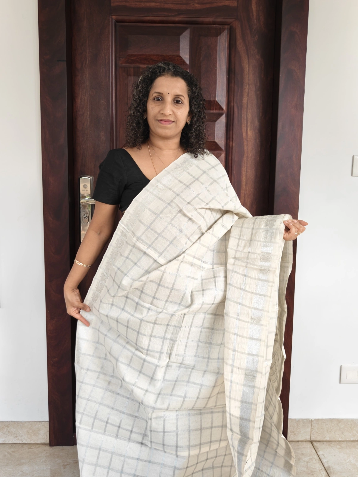 White Silver Kattam Sungudi Cotton Saree Psc035 1B