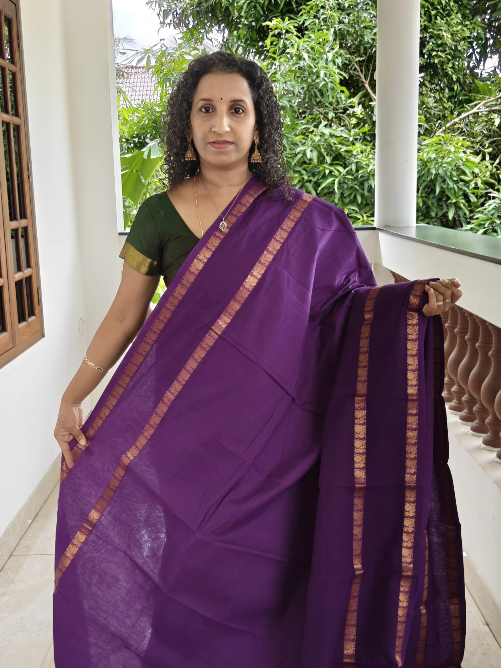 Sungudi Cotton Saree Violet With Peacock Gap Border Psc060 1